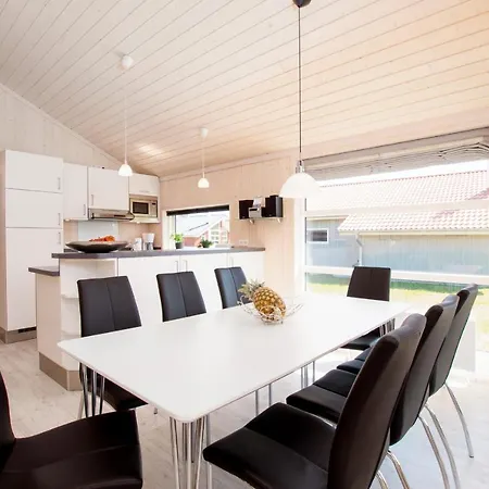 1 House B 148 بيت للعطل *